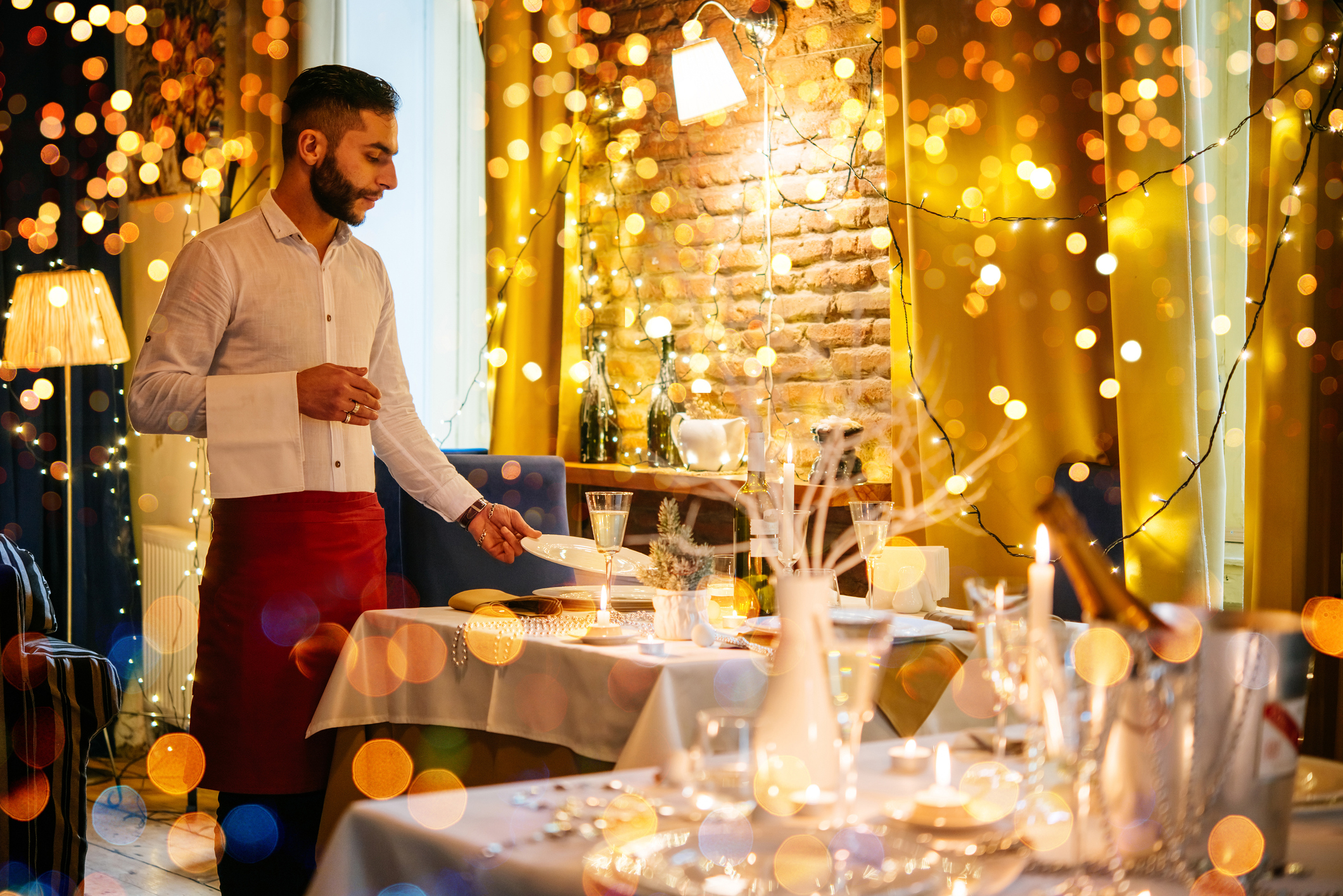 Surviving the Christmas Rush: Essential Tips for Hospitality Teams During Peak Season